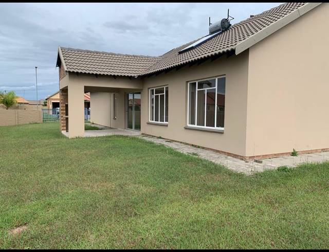 3 BEDROOM TOWNHOUSE FOR SALE IN WATERKLOOF